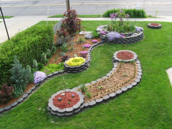 diy landscaping ideas for small front yard Front Yard Landscaping Ideas for Small Homes | 600 x 450