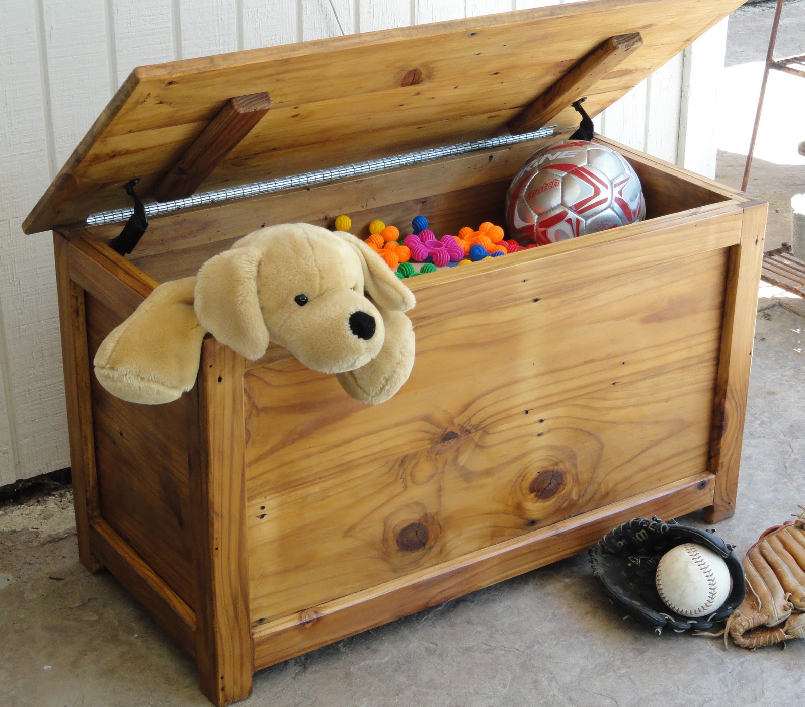 build a toy box bench | Woodworking Wallpaper