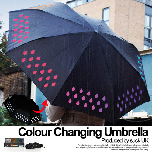 雨に濡れると色が変わる折りたたみ傘「colour changing umbrella」
