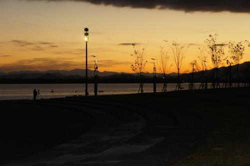 ストックフォト フリー写真素材 日の出 琵琶湖西岸より ストックフォトギャラリー ｆｒｅｅ